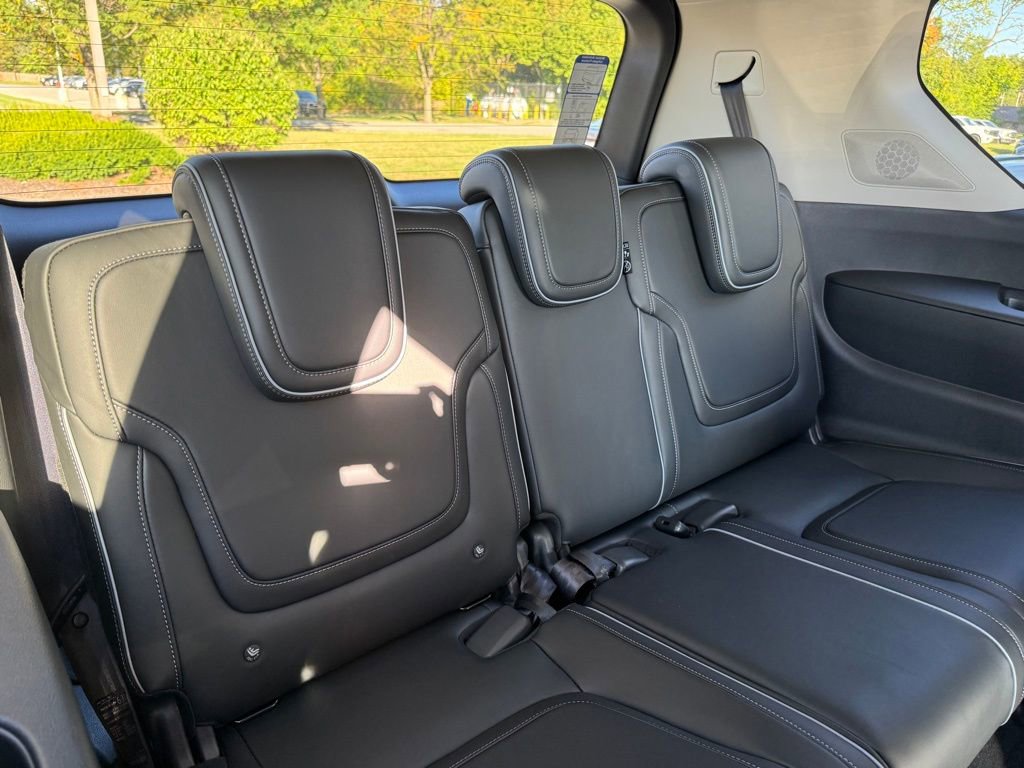 2026 Infiniti QX80 Luxe photo 13