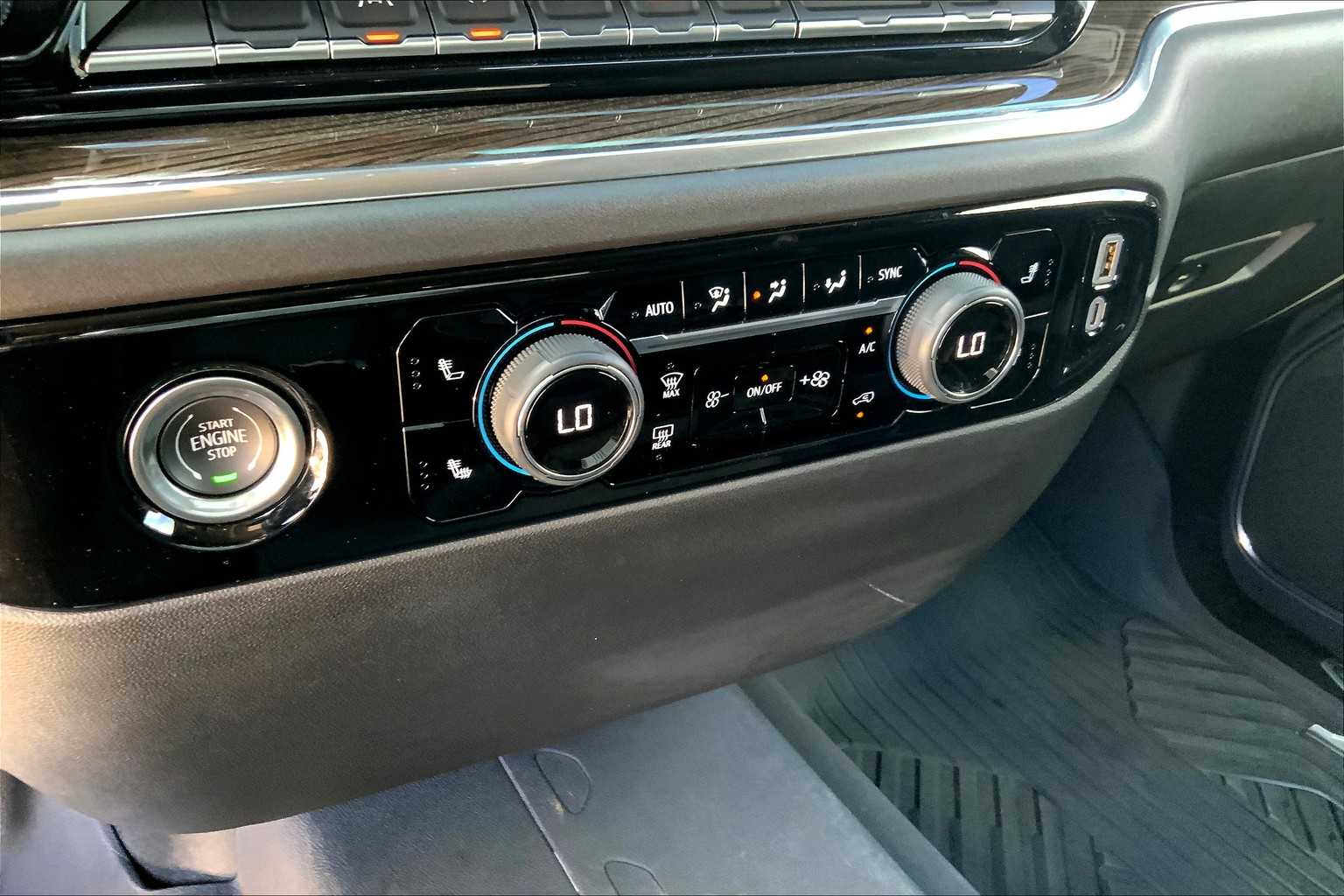 2024 Chevrolet Silverado RST photo 29