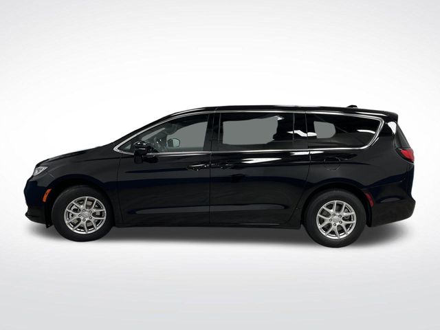 2026 Chrysler Pacifica photo 10
