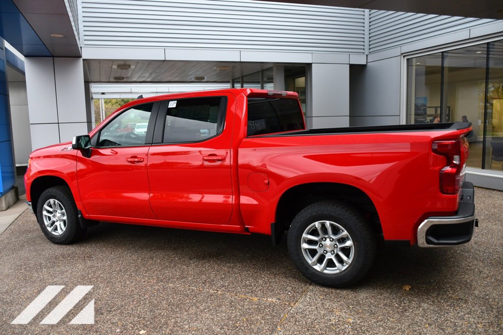 2026 Chevrolet Silverado 1500 LT photo 3
