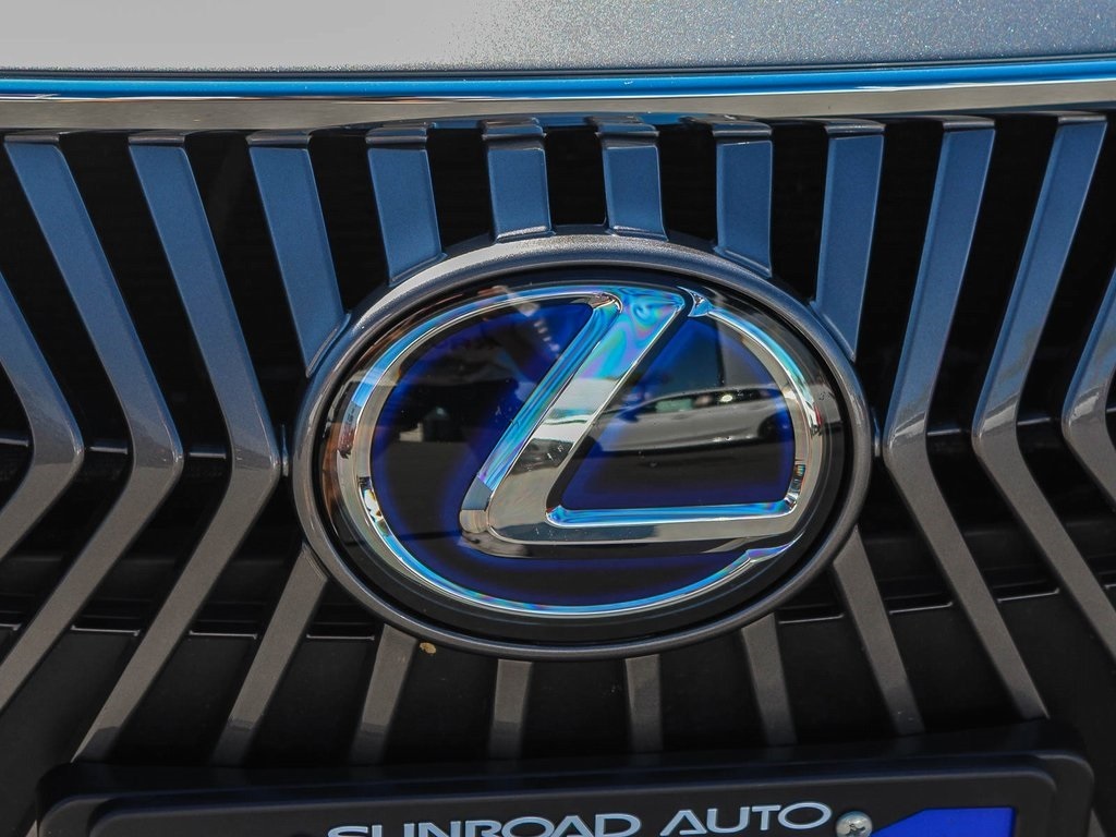 2021 Lexus ES 300h photo 9