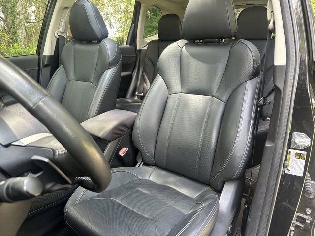 2023 Subaru Forester Touring photo 3