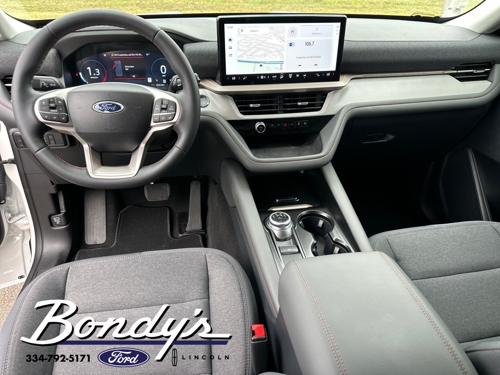 2025 Ford Explorer photo 3