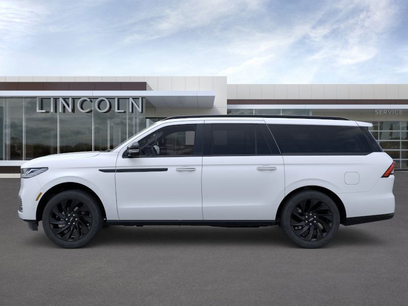 2025 Lincoln Navigator L Reserve photo 3
