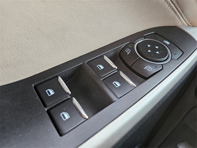 2023 Ford Explorer XLT photo 26