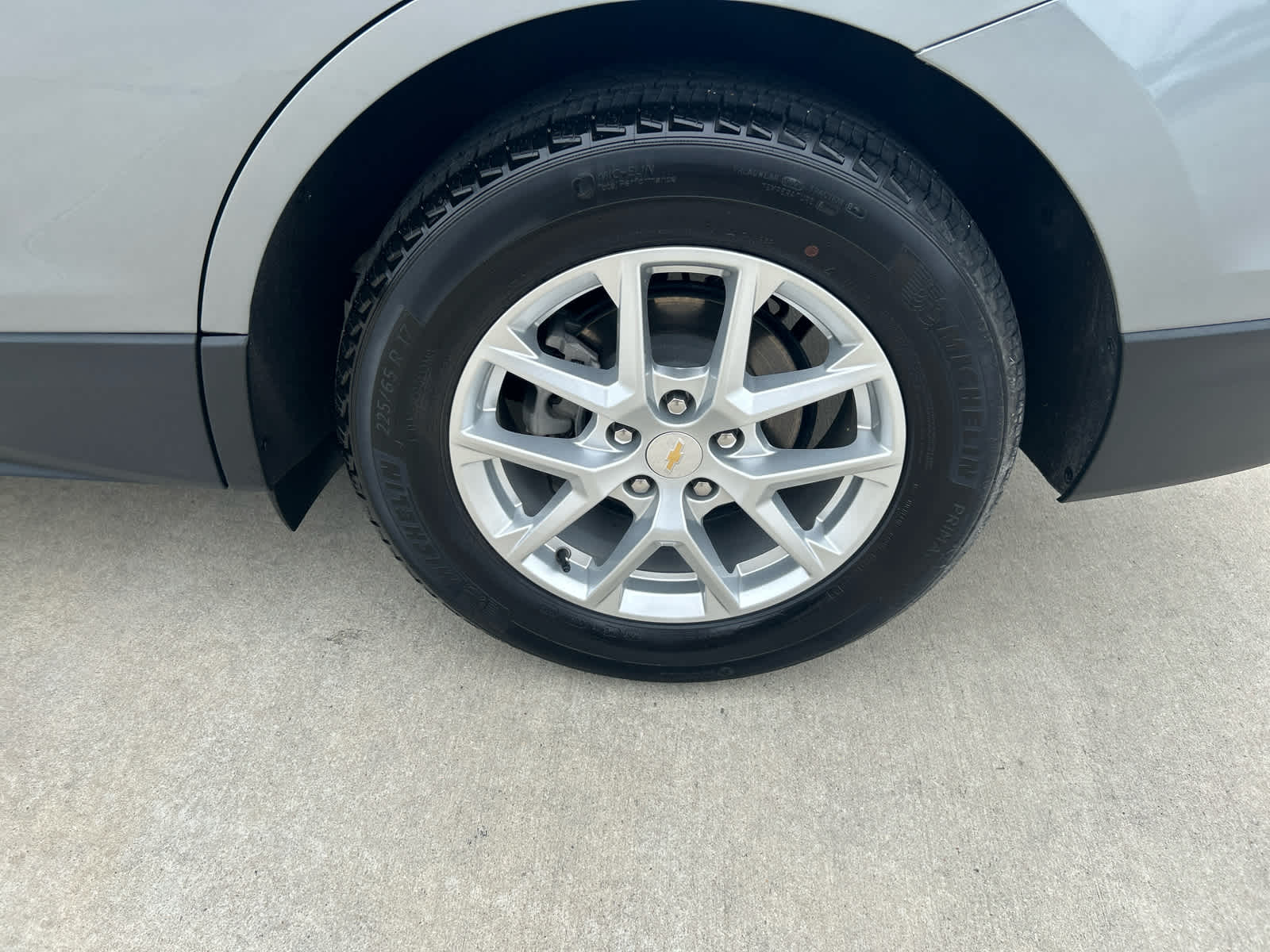 2024 Chevrolet Equinox LT photo 4