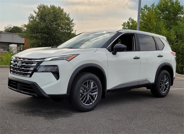 2026 Nissan Rogue S photo 3