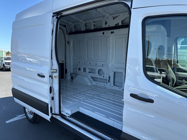2025 Ford Transit Cargo Van photo 3