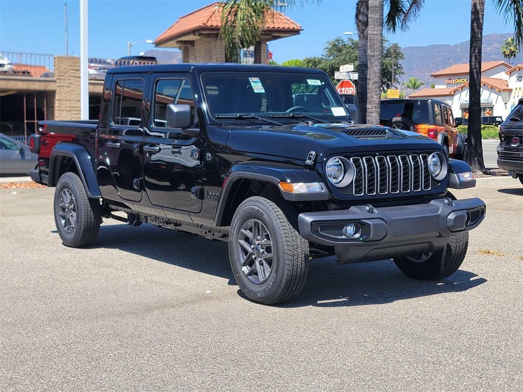 2025 Jeep Gladiator Sport S's photo