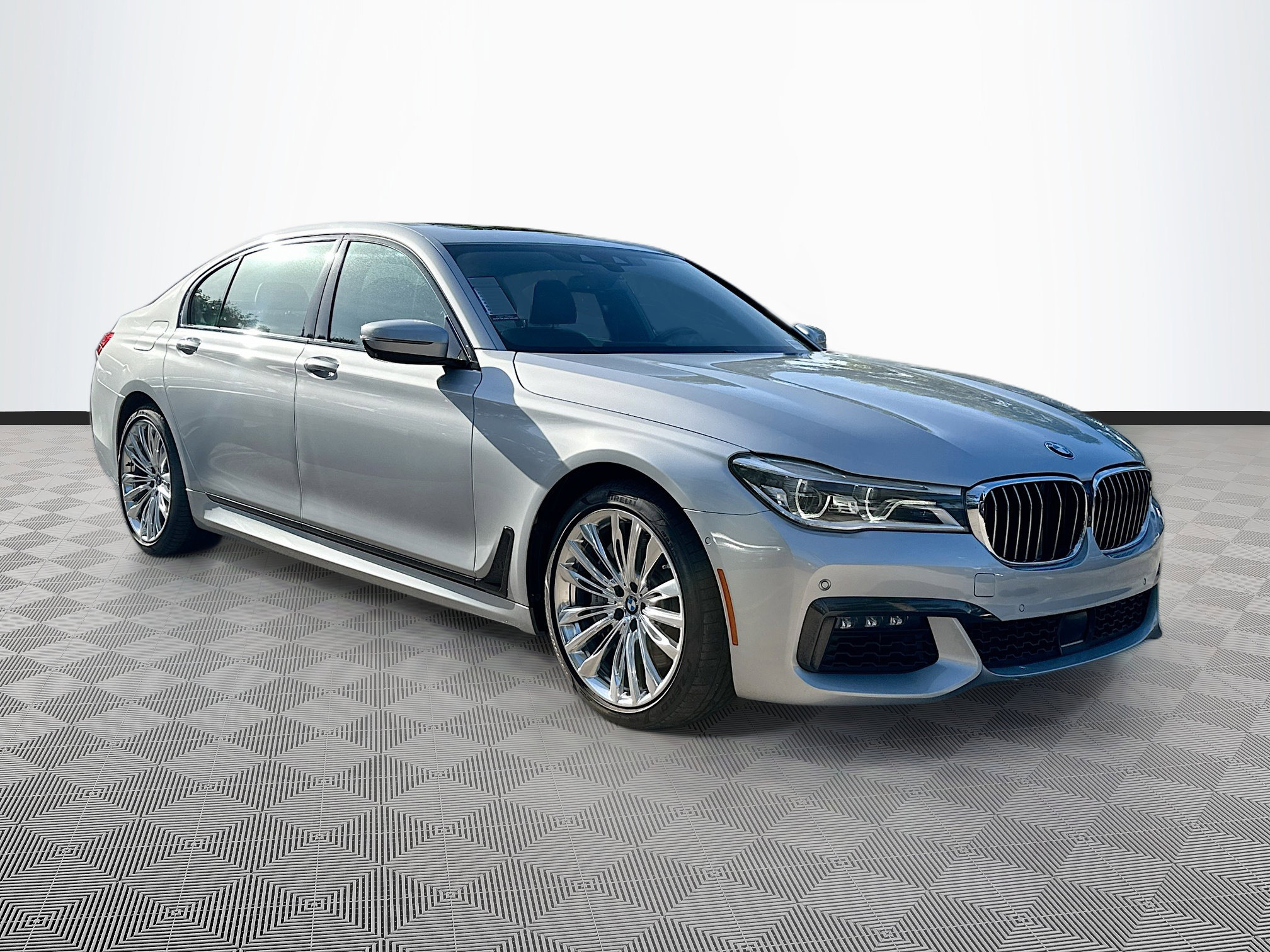 2019 BMW 7 Series 750i's photo