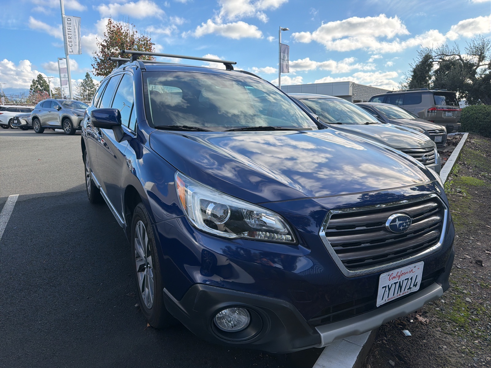 2017 Subaru Outback Touring's photo