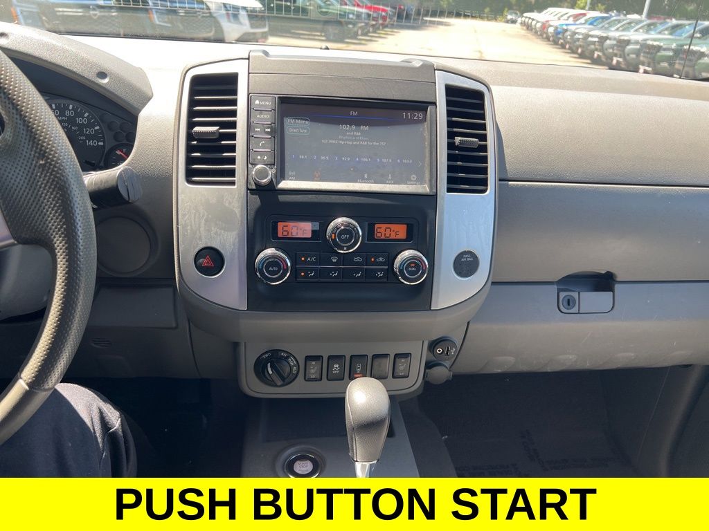 2021 Nissan Frontier SV photo 11