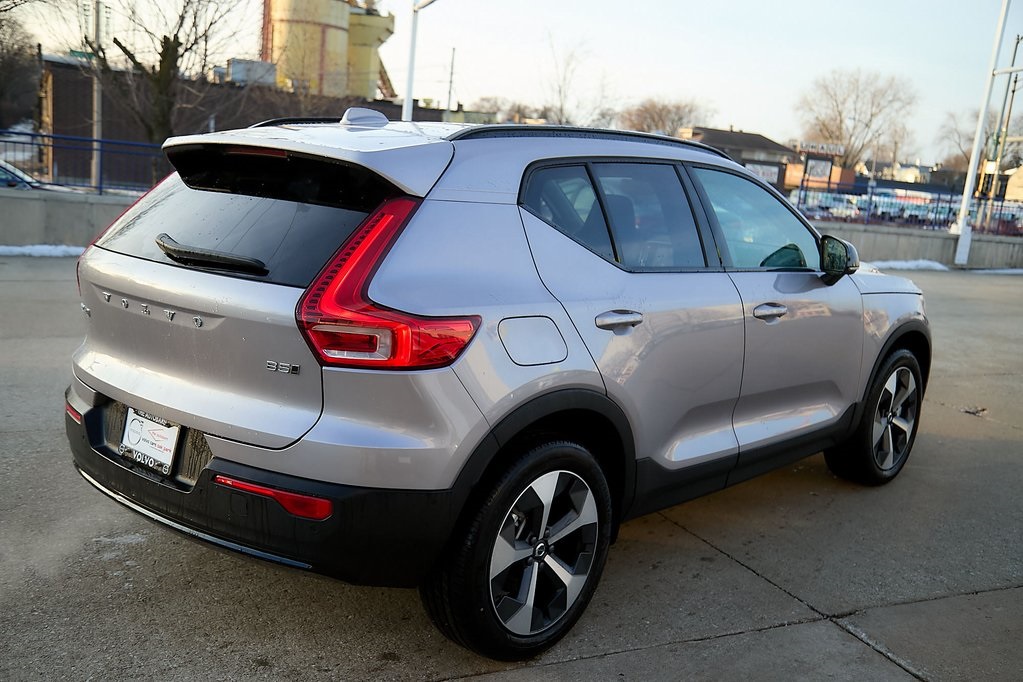 2026 VOLVO XC40 - Image 9