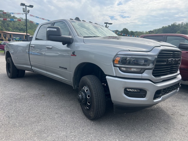 2024 Ram 3500 Laramie photo 4