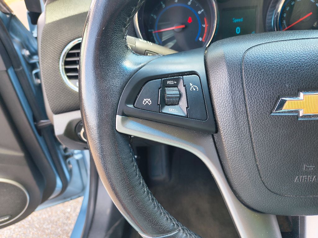 2011 Chevrolet Cruze LTZ photo 16