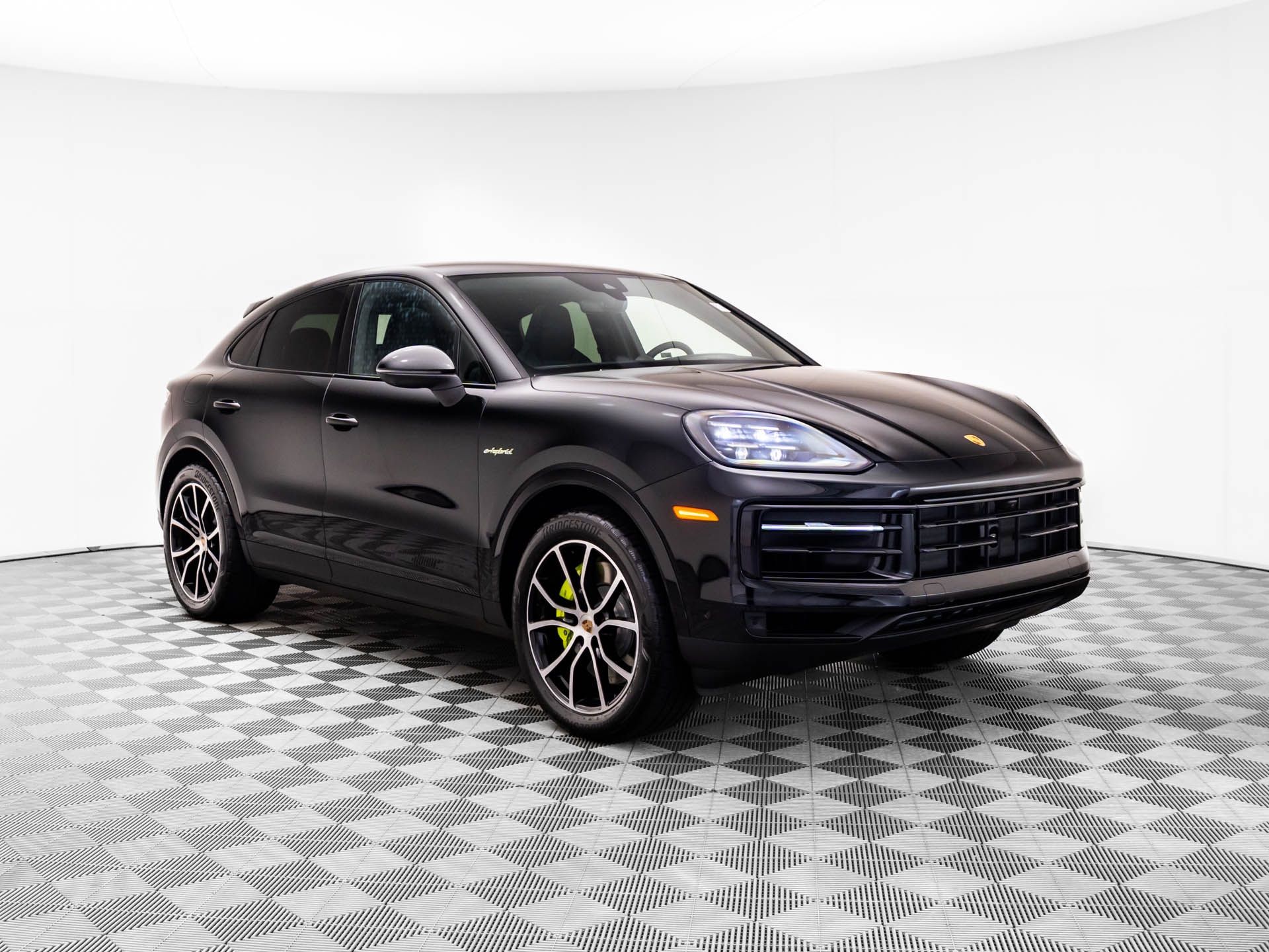 2025 Porsche Cayenne E-Hybrid Coupe photo 4