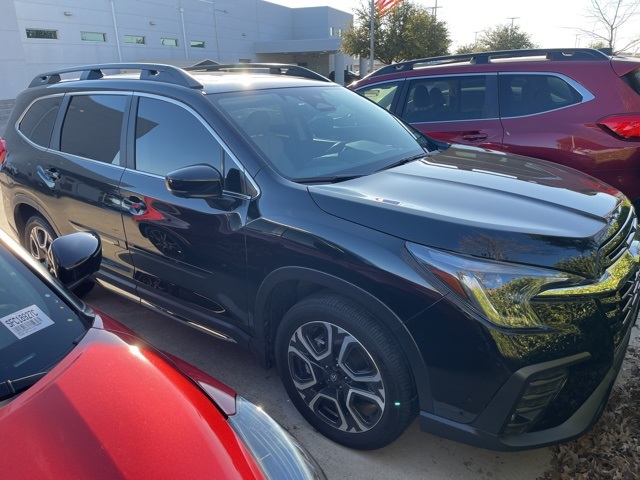 2025 Subaru Ascent Limited's photo