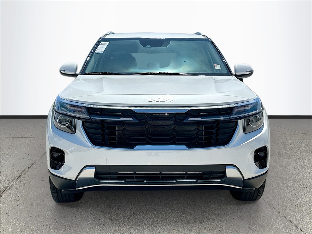 2025 Kia Seltos S photo 2