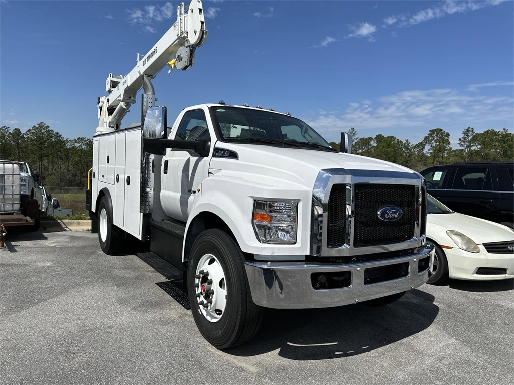 2024 Ford F-750 photo 3