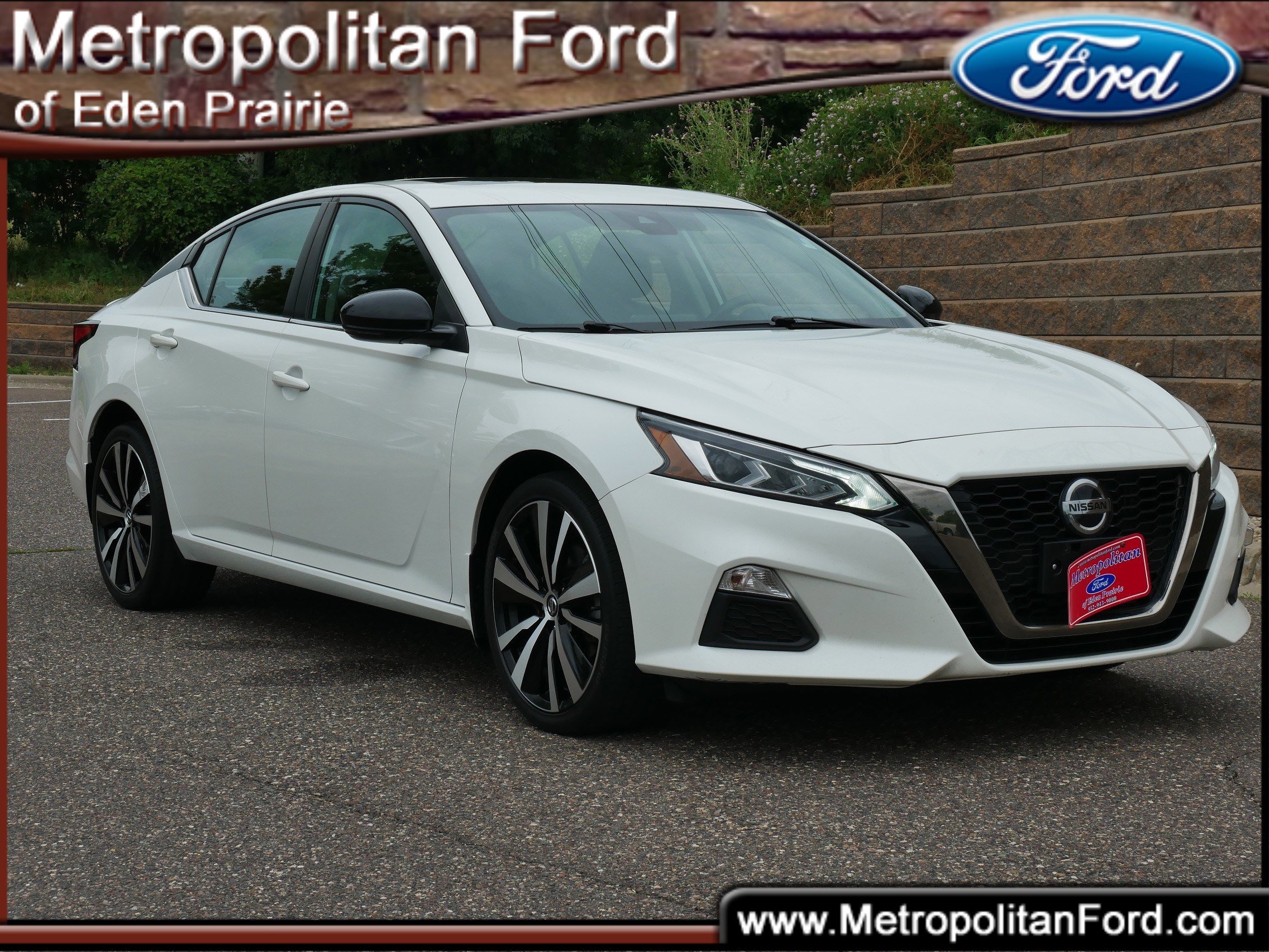 Used 2020 Nissan Altima SR with VIN 1N4BL4CWXLN311228 for sale in Eden Prairie, Minnesota