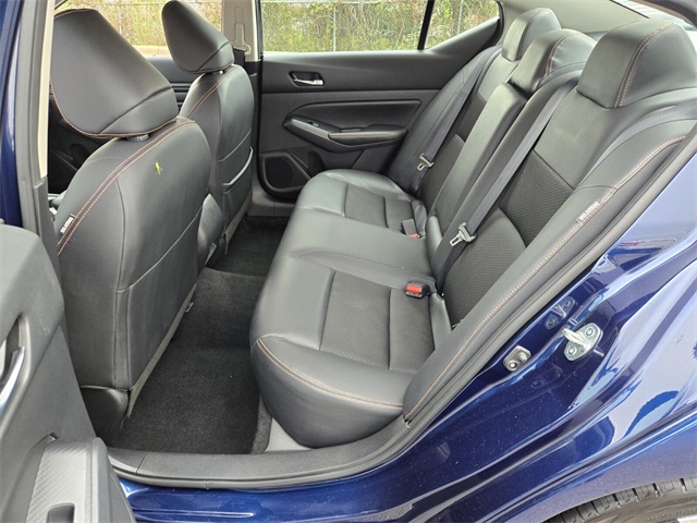 2022 Nissan Altima 2.5 SR photo 11