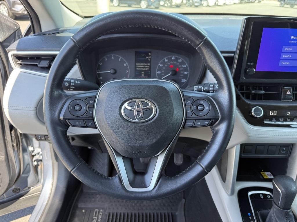 2023 Toyota Corolla Cross LE photo 18