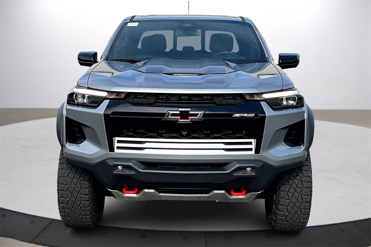 2026 Chevrolet Colorado ZR2 photo 2