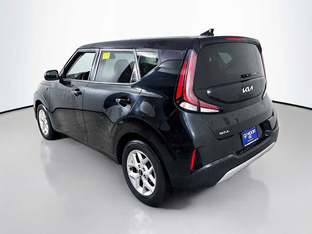 2023 Kia Soul LX S photo 3