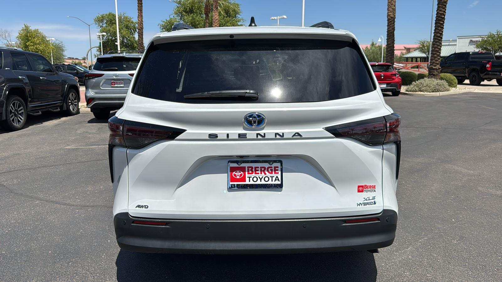 2024 Toyota Sienna XLE photo 6