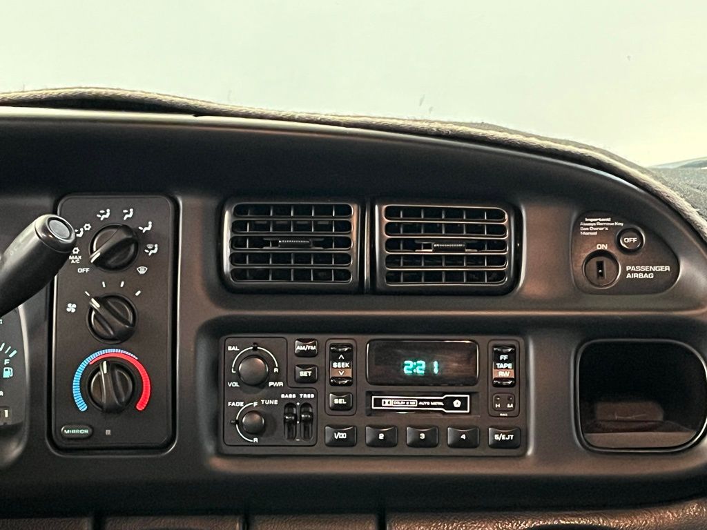 2000 Dodge Ram SLT photo 21