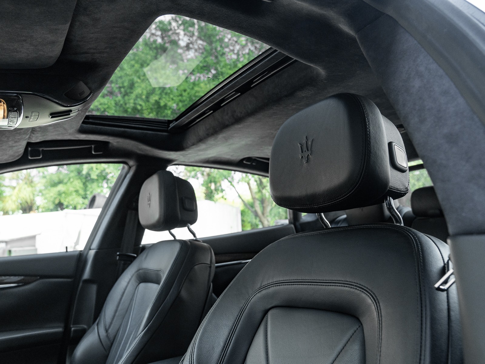 2014 Maserati Quattroporte GTS photo 13