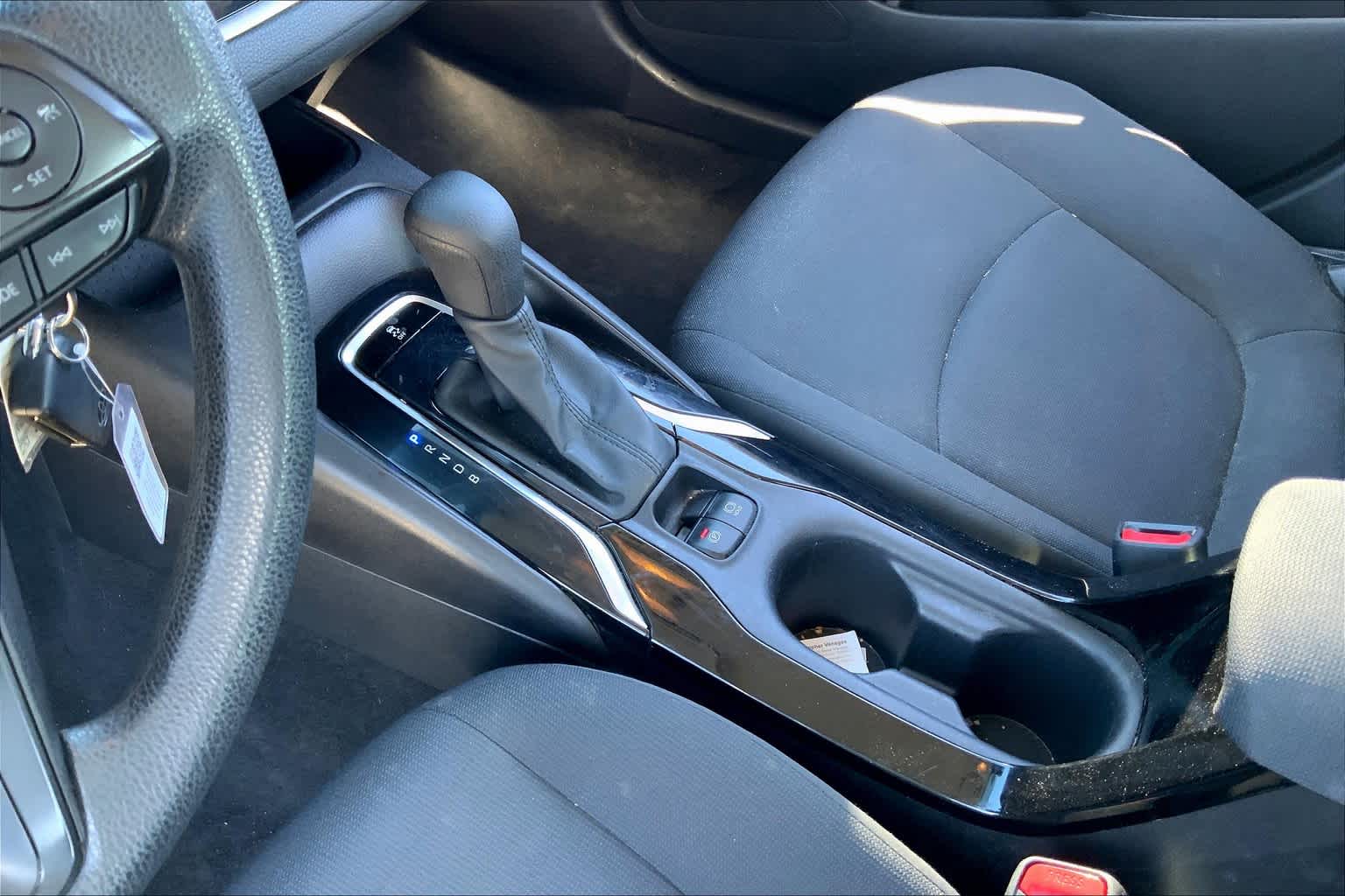2021 Toyota Corolla LE photo 14