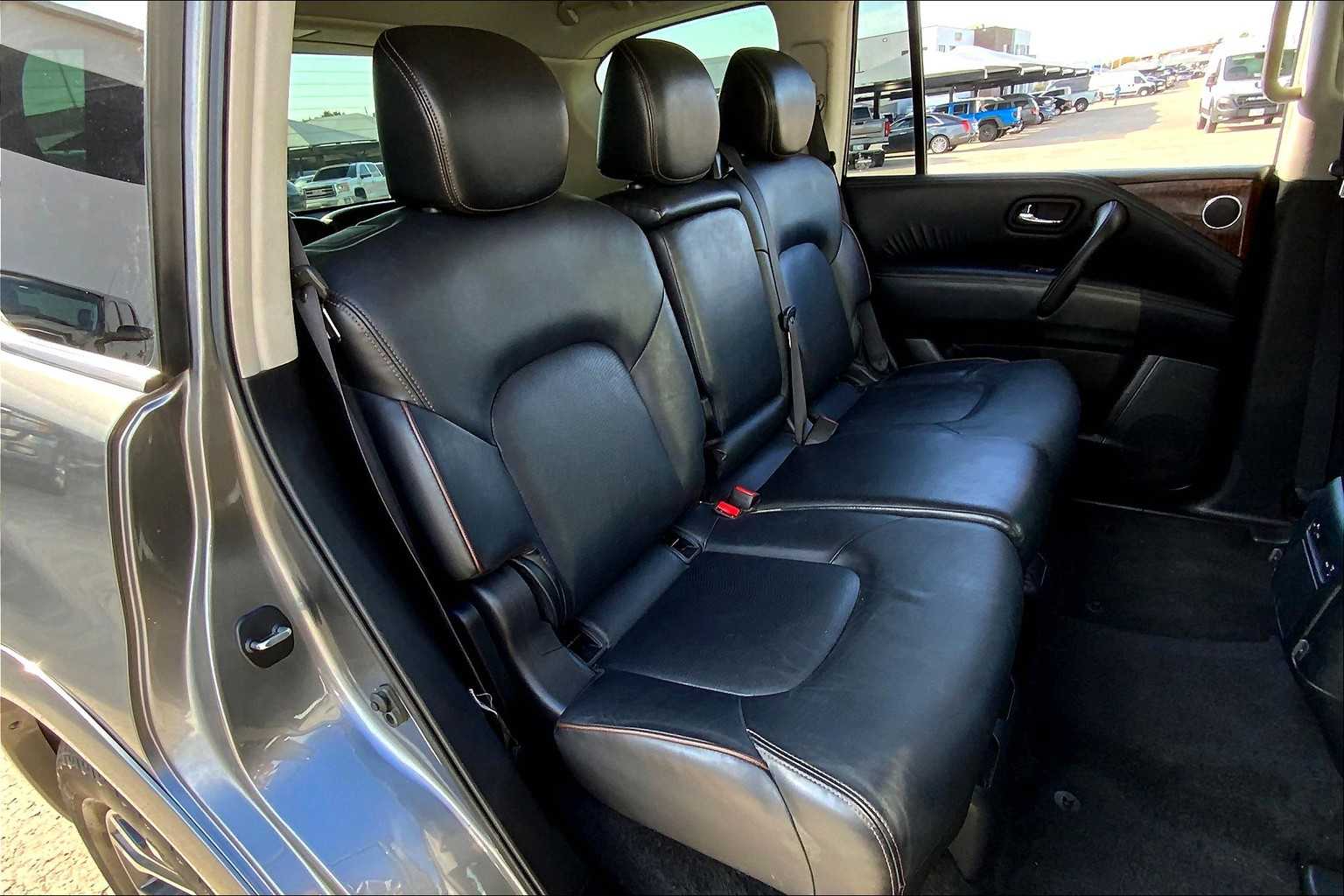 2020 Nissan Armada SL photo 18