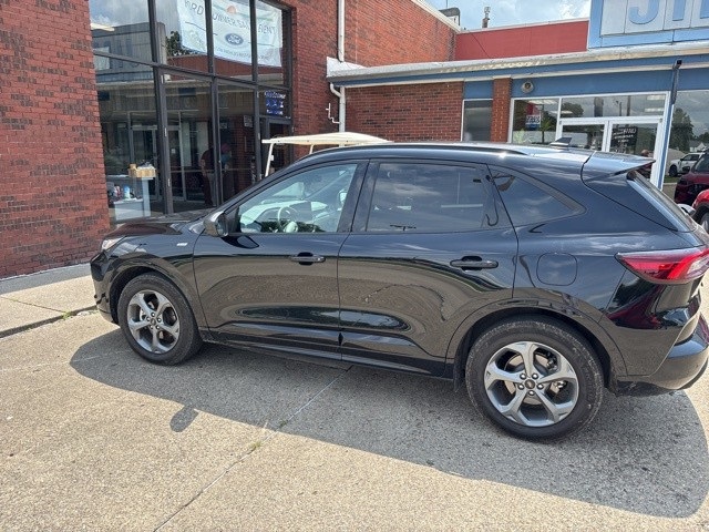 2024 Ford Escape ST-Line photo 4