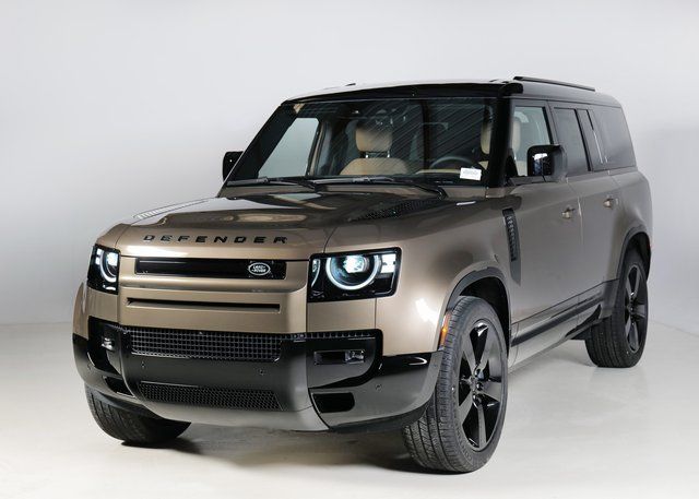 2026 Land Rover Defender X-Dynamic SE's photo