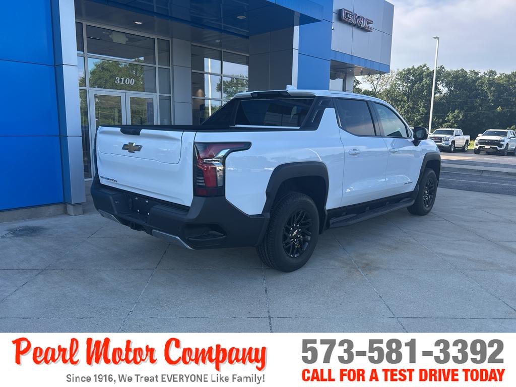 2025 Chevrolet Silverado EV LT photo 4