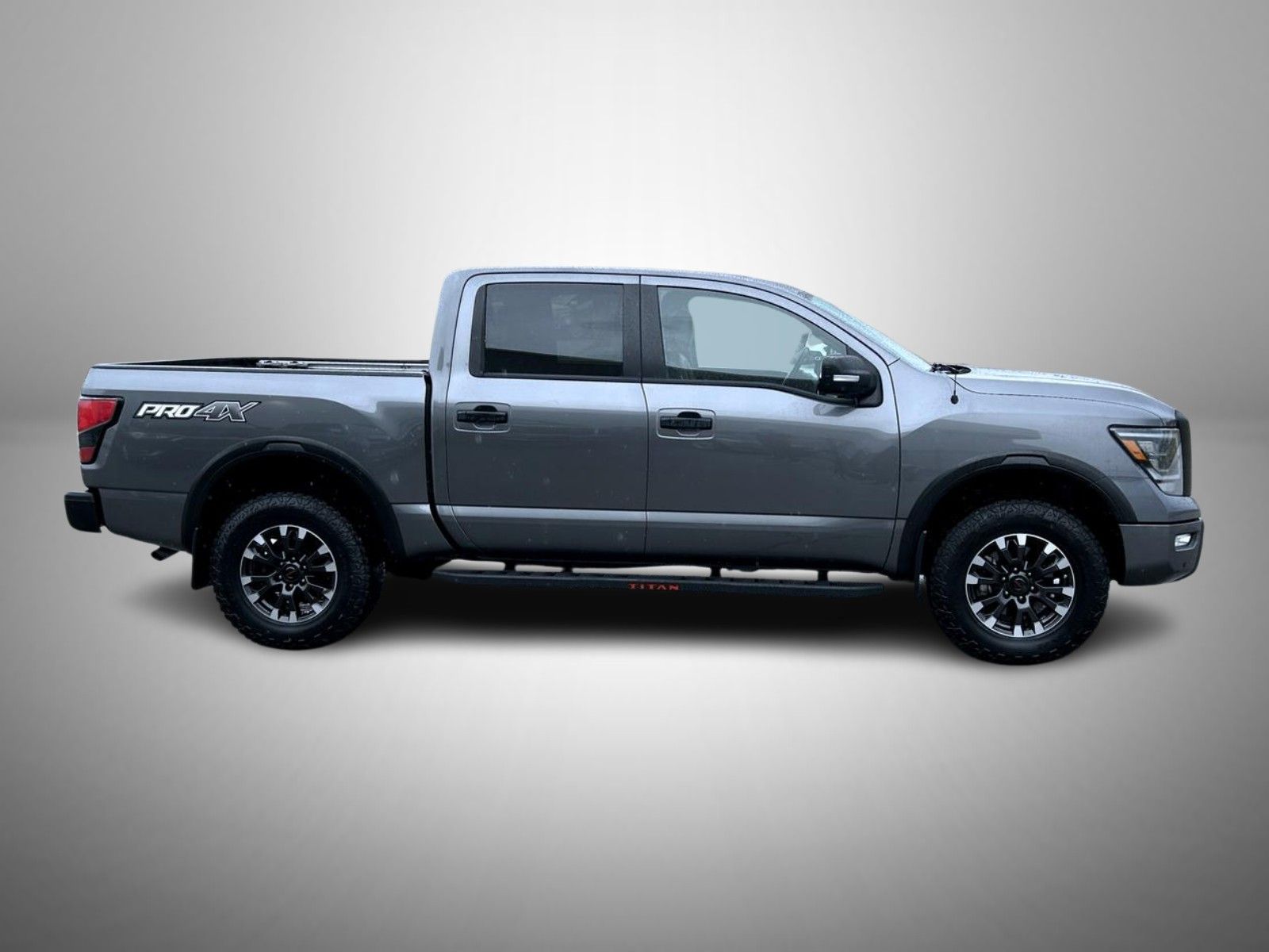 2021 Nissan Titan PRO-4X photo 4