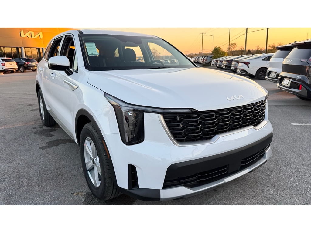 2026 Kia Sorento LX's photo