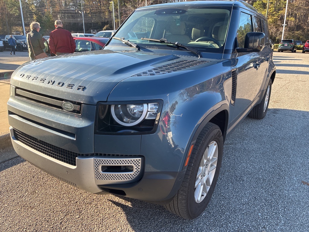 2022 Land Rover Defender S's photo