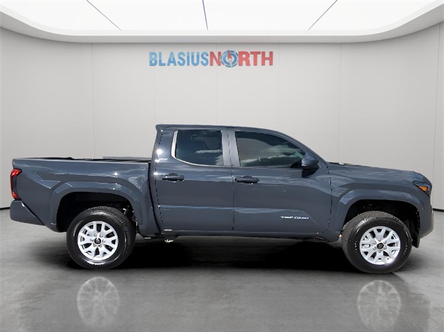 2024 Toyota Tacoma SR5 photo 5