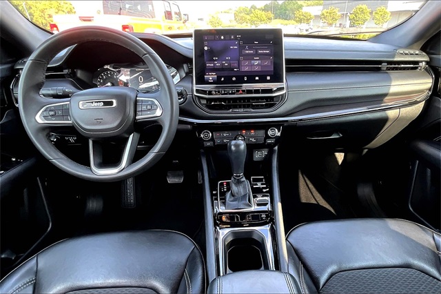 2023 Jeep Compass Altitude photo 4