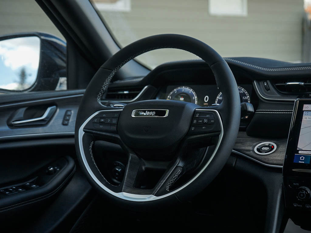 2025 Jeep Grand Cherokee Limited photo 15