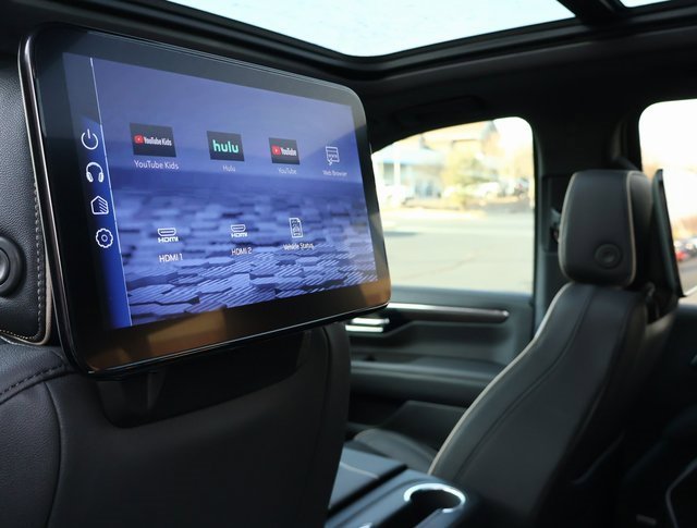 2025 Chevrolet Suburban Premier photo 4