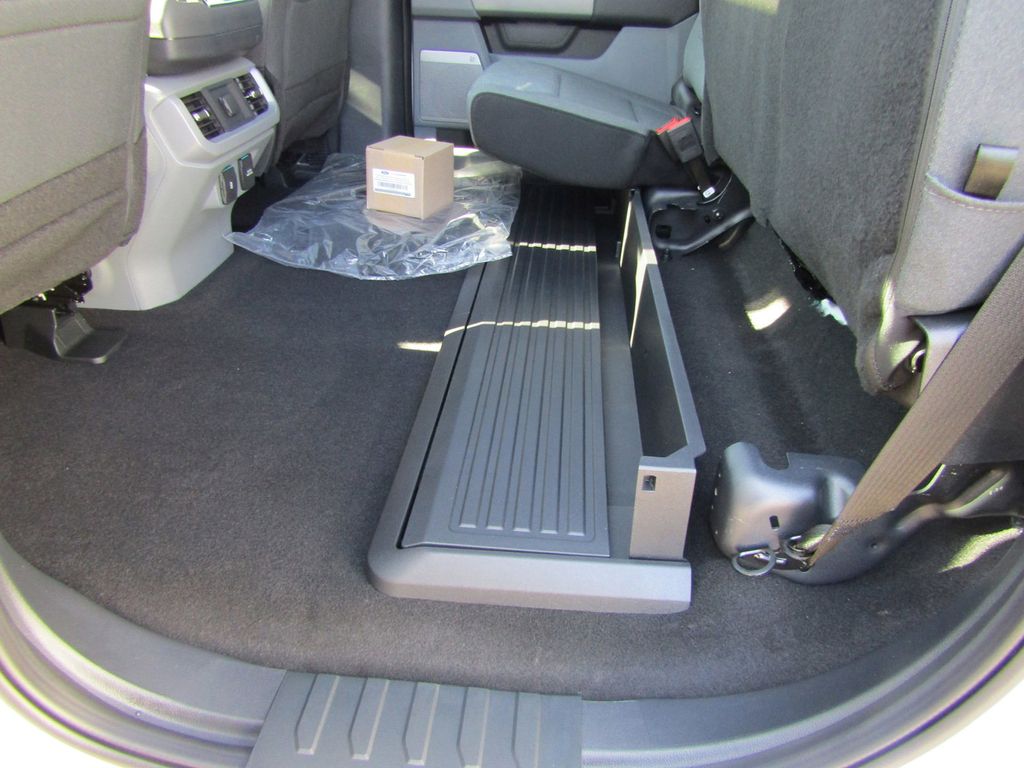 2024 Ford F-150 XLT photo 16