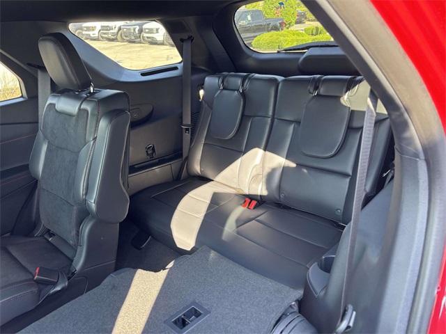 2025 Ford Explorer ST photo 19