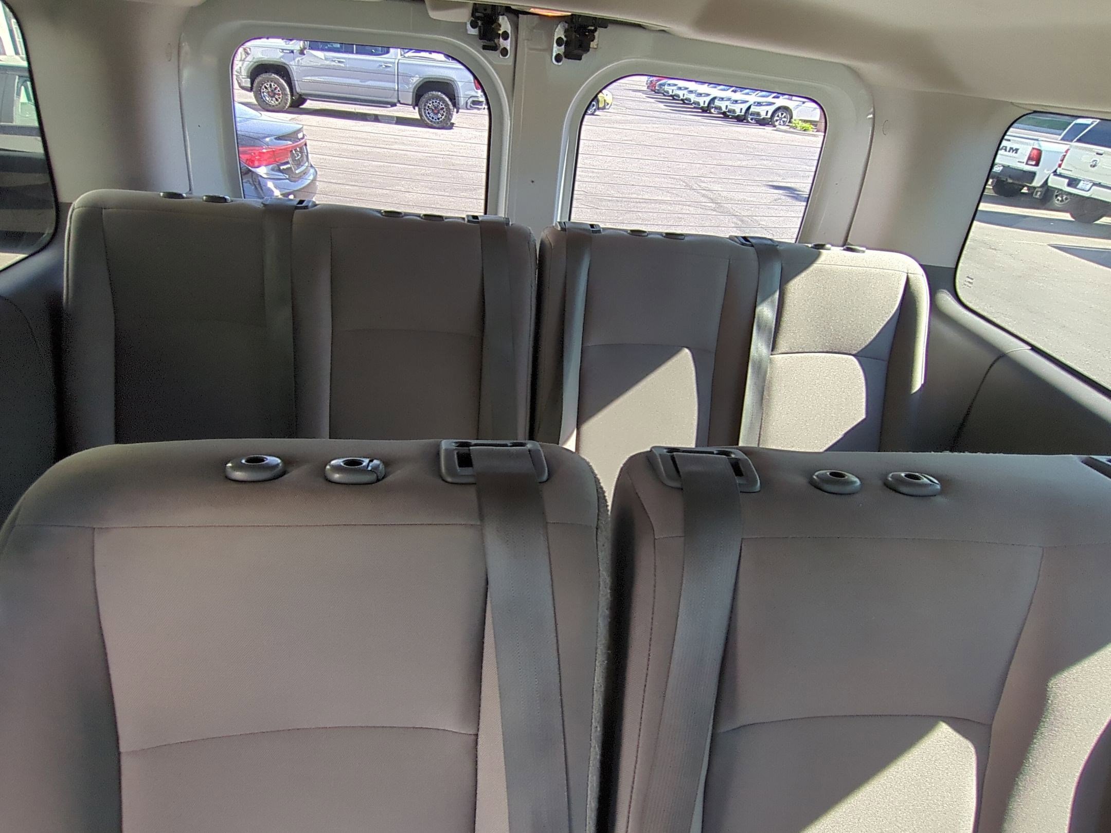 2015 Nissan NV3500 photo 23