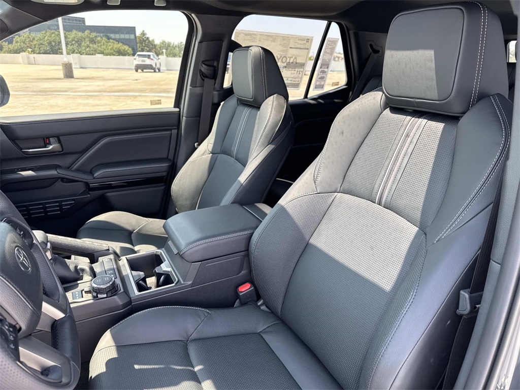 2025 Toyota 4Runner Limited photo 8