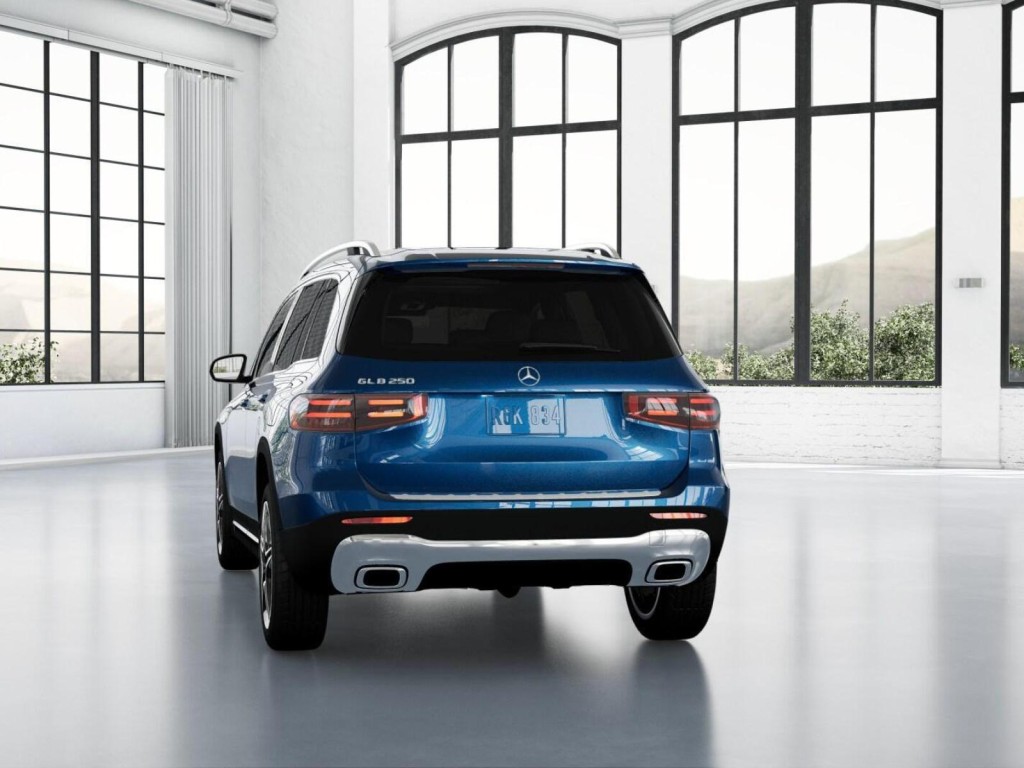 2026 Mercedes Benz GLB 250 photo 25