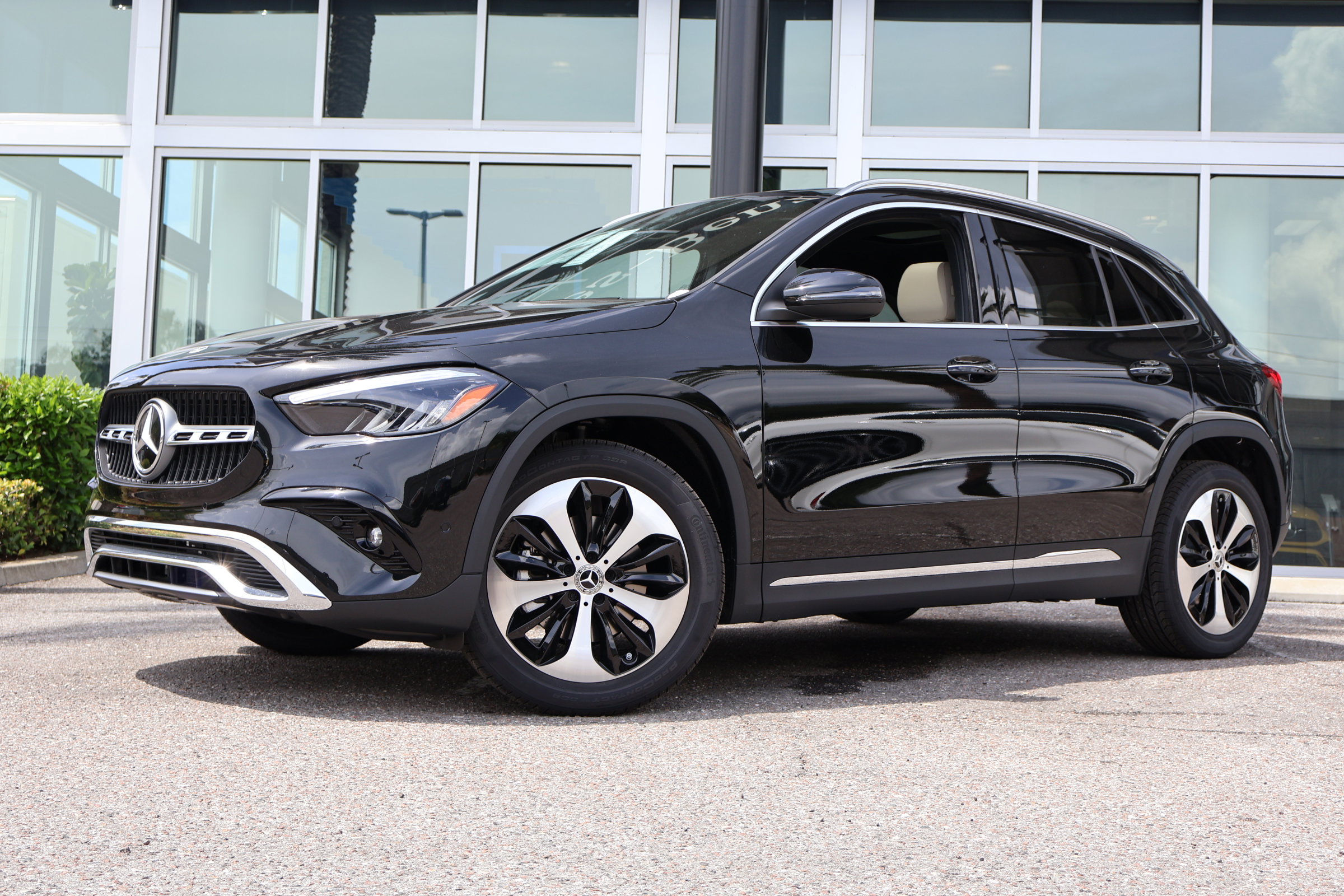 2026 Mercedes Benz GLA 250 photo 2