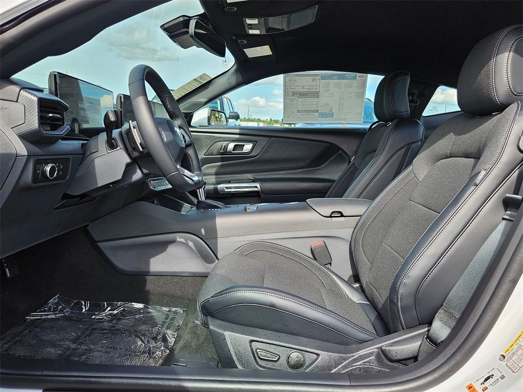 2025 Ford Mustang GT photo 10